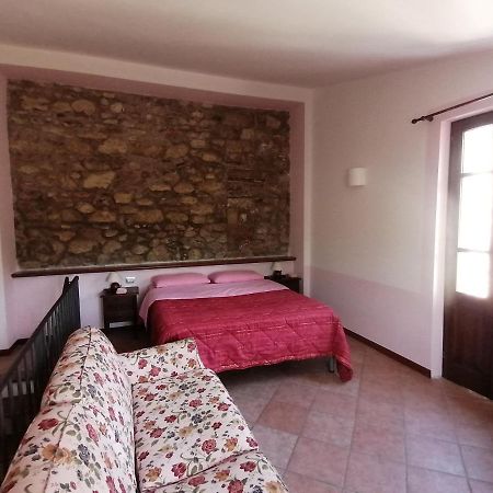 Гостевой дом Casale Le Due Querce Ферентилло Экстерьер фото