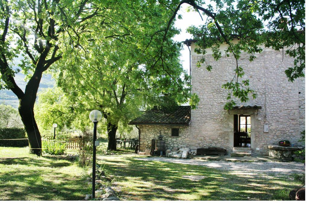Гостевой дом Casale Le Due Querce Ферентилло Экстерьер фото